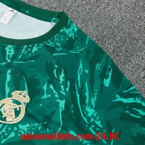 Alternative view of Ensemble Training Real Madrid 2026/2027 Vert Beige
