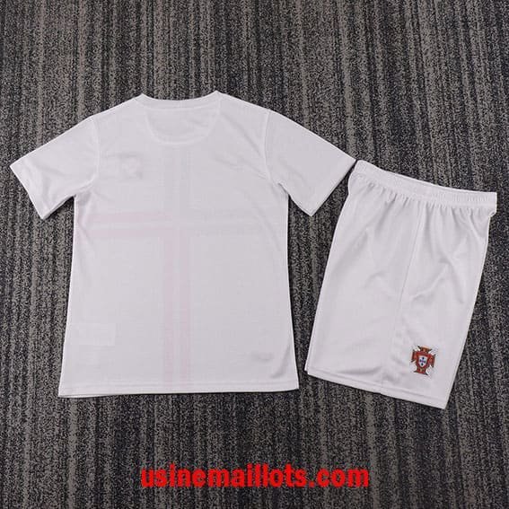 Maillot Enfant Rétro Portugal Extérieur 2012 – Image 2