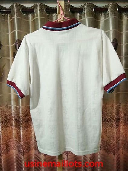 Maillot Rétro Aston Villa Extérieur 1996-1997 – Image 2