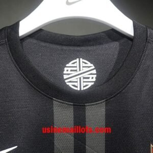 Alternative view of Maillot Rétro Portugal Extérieur 2013